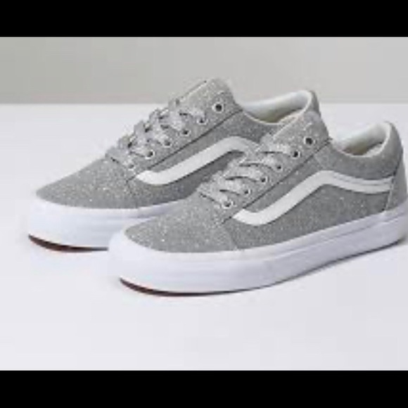 NWOT. Women’s Vans Old Skool Shoes - Picture 2 of 2